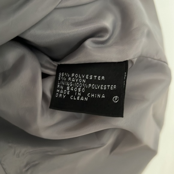 Anne Klein woman’s suit jacket. Gray. - Picture 6 of 8